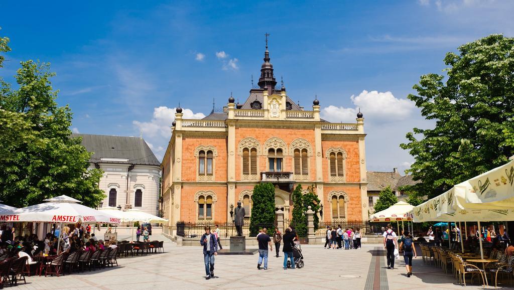 Family Top Rooms Bela Lada Sobe Novi Sad Exterior photo