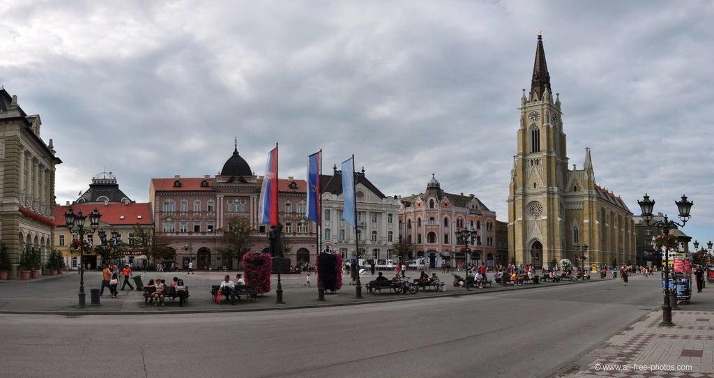 Family Top Rooms Bela Lada Sobe Novi Sad Exterior photo