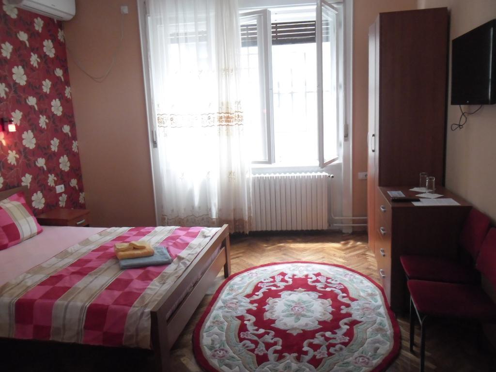 Family Top Rooms Bela Lada Sobe Novi Sad Room photo