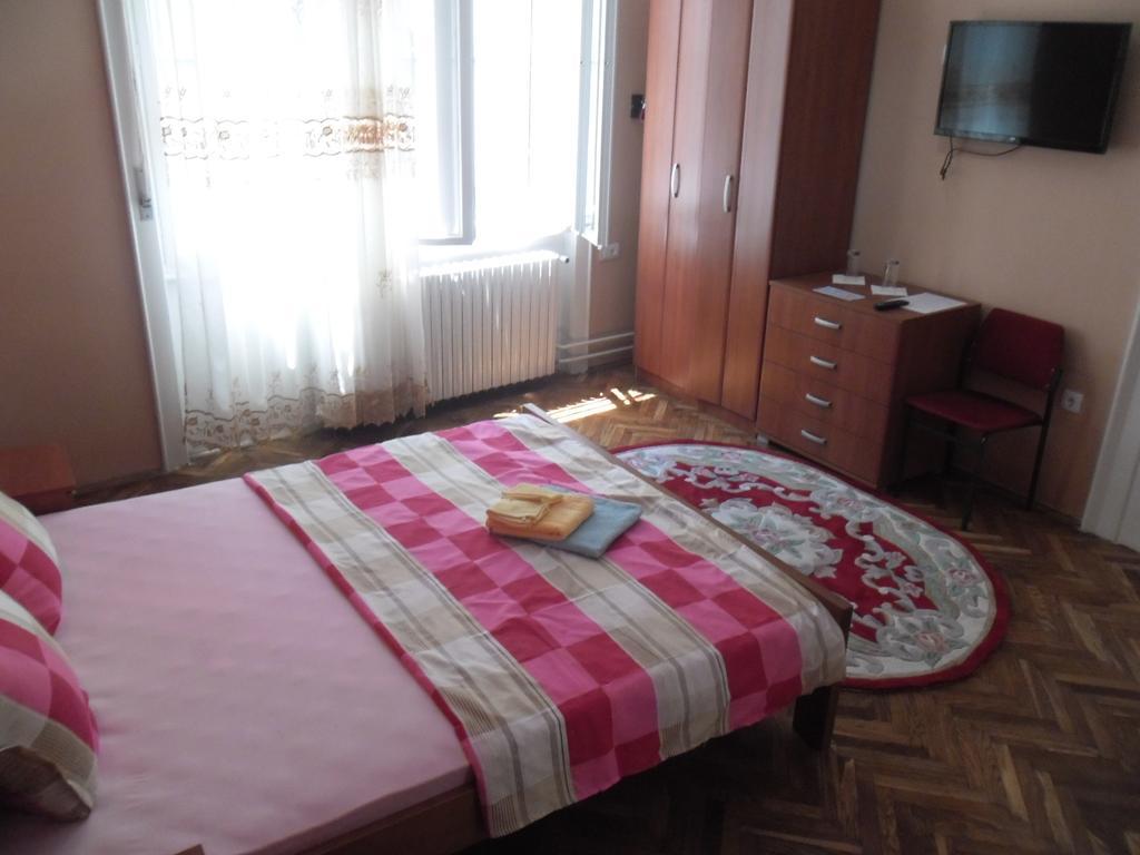 Family Top Rooms Bela Lada Sobe Novi Sad Room photo